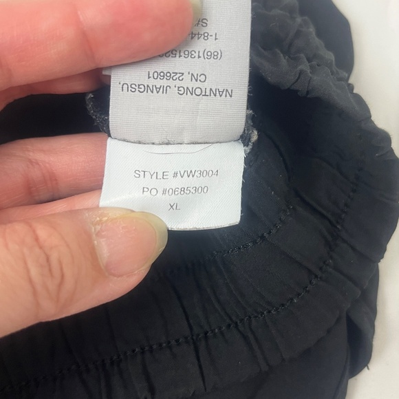 Vuori Clementine Athletic Shorts Sz XL 4” Drawstring Black No Lining - Picture 8 of 11